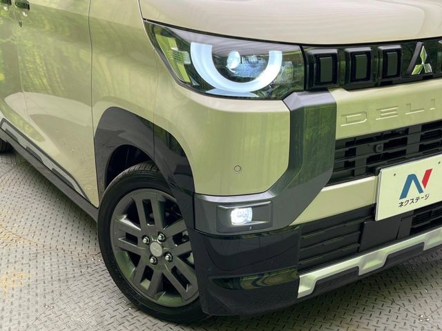 【LEDヘッドライト】悪天候や夜間走行時も良好な視界を確保し安心して運転できる高輝度LEDヘッドライトを装備！点灯速度が早く、消費電力も抑えられています。