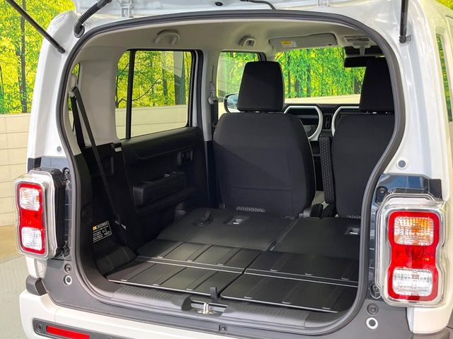 普段のお買い物や通勤、送迎等に十分な荷室スペースを確保しております。セカンドシートを倒すと、大きな荷物の積載も可能です♪