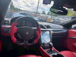 運転もしやすく、エレガントなこの1台は弊社仕入れ史上一番だと自負しております。
