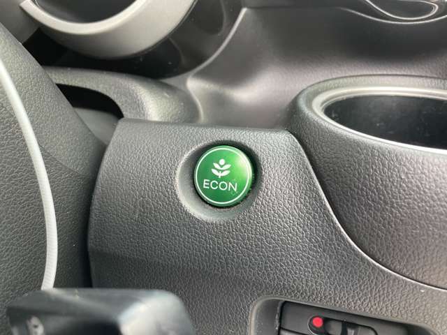 【運転席操作部】快適なドライブを楽しむための機能が装備されています！運転席から触れるので、使いやすいです！除菌プランいれていただくと、さらに清潔で安心していただけます！