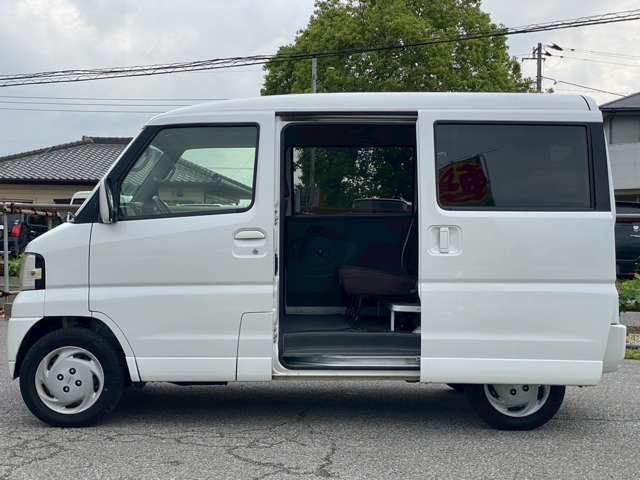 人気のワゴンR/ムーヴ/デイズから、便利なスライドドア付きN-BOX/タント/ルークスなどの軽自動車や3列シートミニバンのセレナ/ステップワゴン/ノア/ヴォクシーを多数取り揃えております。