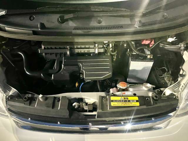 エンジンルーム内の綺麗さが、「状態の良さ」を物語っておりますね！