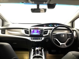 開放感のある運転席まわり！　運転席からの視界は良好です！！