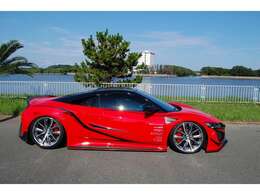 アーティシャンスピリッツデモカー！カーボンファイバーエクステリア・インテリアスポーツパッケージ　カーボンファイバーエンジンカバー　セミアニリンフルレザーパワーシート