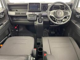 【インパネ全体】全方位で視界が広く、高い目線で運転もしやすいです！