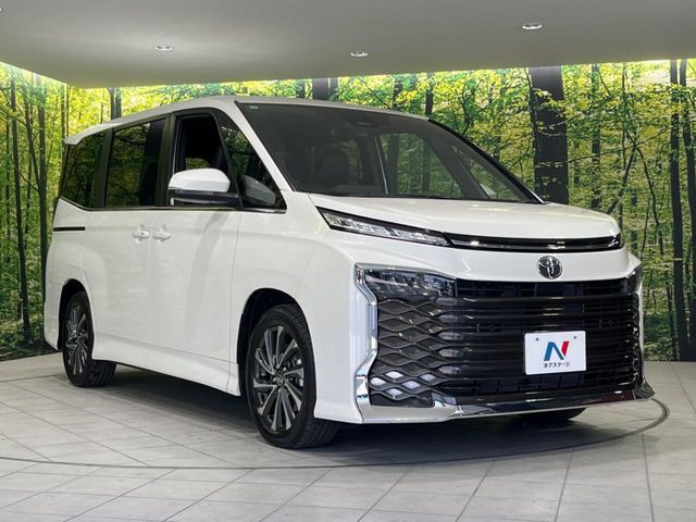 大好評のボディコーティング「弾スプラッシュコート」もご納車までに施工可能。通常のガラスコートと異なる、耐久年数6年の無機質ガラスコーティングが、ボディをキレイな状態に保ってくれます。