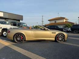 ストックヤードに車輌を保管していることもございますので、ご来店の際には一報いただけますと幸いです。