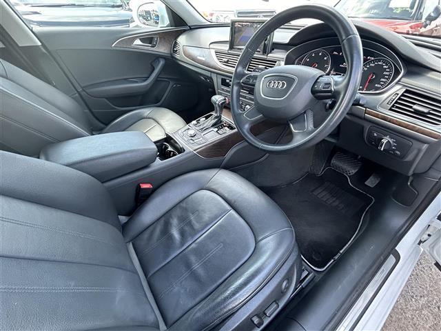 【運転席】現車の確認はお電話で在庫のご確認の上是非ご来店くださいませ！ご来店の難しい方は店舗スタッフがお電話やメールで詳細をお答えさせて頂きます。