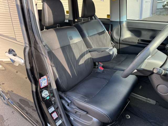 ハーフレザーシートです