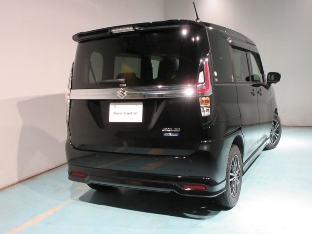 納車前に入念な点検整備をさせていただきます。もちろん全車走行距離無制限のワイド保証付ですので安心してお乗りいただけます。