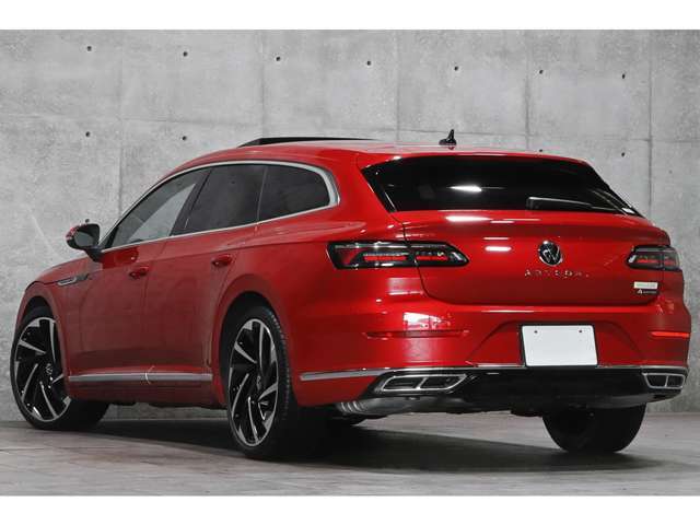 ご納車までに弊社サービス工場にて187項目に及ぶ点検を実施し、内装・車内電装系・機関面に不具合があれば部品交換・修理・整備等を行います。試運転もしっかりと行った上でご納車させていただきます。