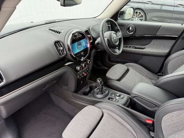 試乗できるお車は、専用コースをご用意しております。ご予約状況によりご案内が出来ない場合も御座いますので、事前にご連絡をお願い致します。