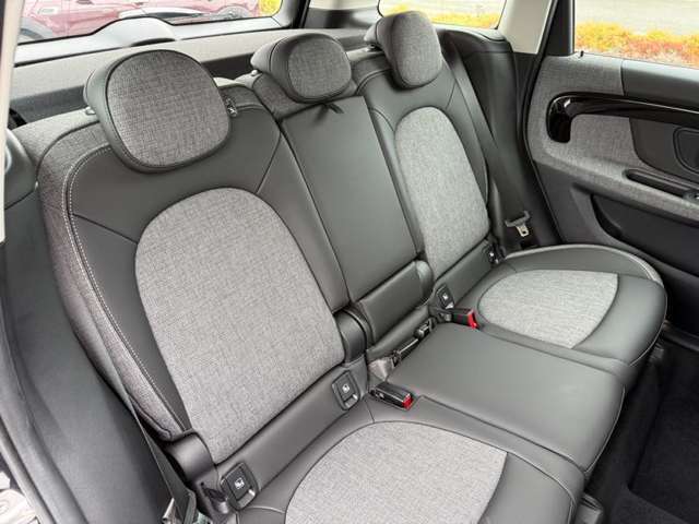 全車保証付き販売をしておりますので安心してご購入頂けます。6ヶ月・5000Kmから2年・走行無制限などお車1台1台により異なります。