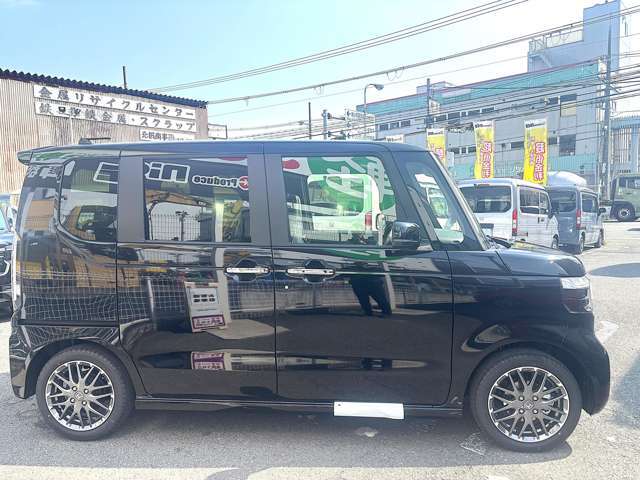 当店は自動車保険の正規代理店です！3社扱っておりますのでお客様に合った保険を提案させて頂きます！もしもの事故の際も当店にお任せください！アフターサービスが充実しておりますのでご安心ください！