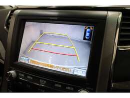 【ガイドライン付きバックカメラ】駐車時に後方がリアルタイム映像で確認できます♪大型商業施設や立体駐車場での駐車時や、夜間のバック時に大活躍★運転スキルに関わらず、今や必須となった装備のひとつです！！