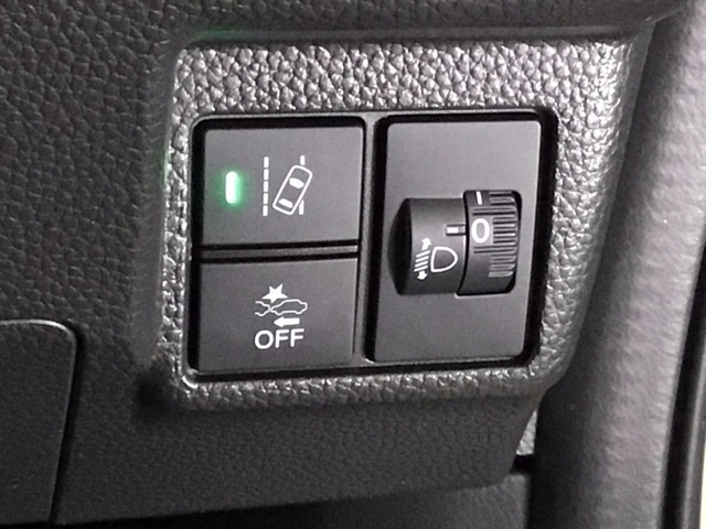 ホンダが推し進める総合先進安全装備のセンシング搭載！　衝突や斜線はみだしなどの危険が予測される時、センサーが警告。ヒューマンエラーを高度先進技術が補完してくれます。