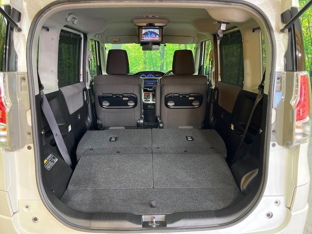 普段のお買い物や通勤、送迎等に十分な荷室スペースを確保しております。セカンドシートを倒すと、大きな荷物の積載も可能です♪
