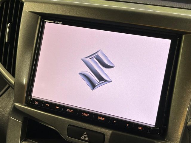【純正8インチナビ】人気の純正ナビを装備。オーディオ機能も充実しており、Bluetooth接続すればお持ちのスマホやMP3プレイヤーの音楽を再生可能！毎日の運転がさらに楽しくなります！！