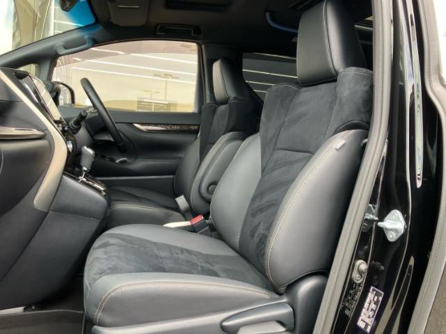 WECARSでは各商談席に大型モニターをご用意しております！見やすい大画面でゆったりと全国の在庫をご覧いただけます！是非ご来店お待ちしております！