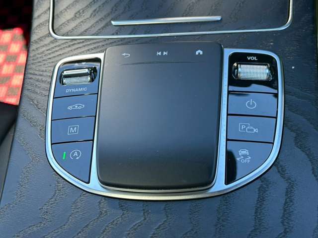 当店に在庫ある車輛では、ご検討中の装備品などが装備されていない場合などが御座いましたら、商品により後から取付れる部品もありますので、一度当店へご相談をお待ちしております！