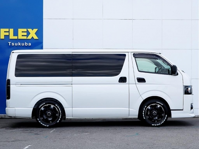 小窓なしのスライドドアになります☆