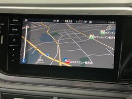 タッチスクリーンを採用。従来のナビゲーションシステムの域を超える、車両を総合的に管理するインフォテイメントシステムです。