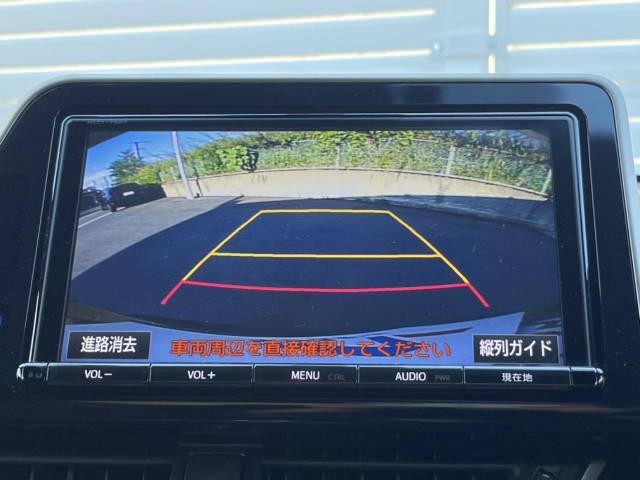 【バックカメラ】駐車時に後方がリアルタイム映像で確認できます。大型商業施設や立体駐車場での駐車時や、夜間のバック時に大活躍！運転スキルに関わらず、今や必須となった装備のひとつです！