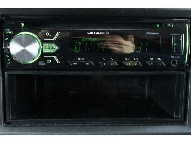 CD搭載☆お好きな音源で楽しくドライブや通勤にご利用下さい♪