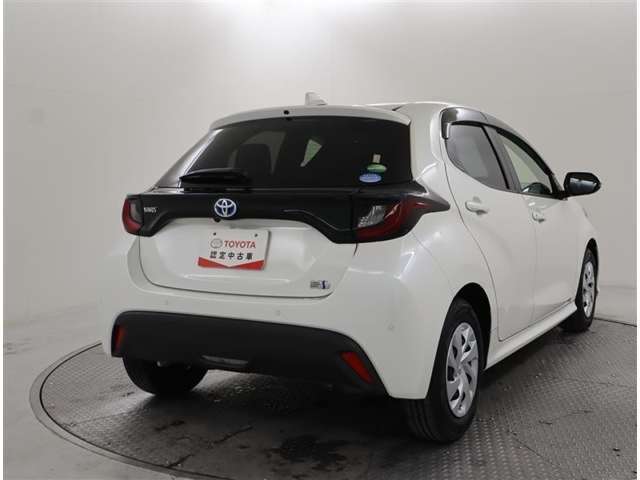 トヨタモビリティ新大阪（株）の展示車はそのほとんどが新車、U-car販売のお客様からの下取り車で中には展示車や試乗車などもございます。