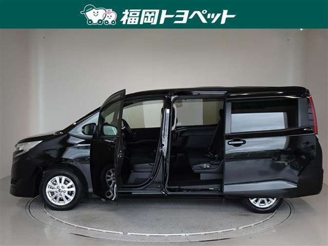 両側スライドドアを採用してます、助手席側は電動式で運転席から開閉できます。（運転席側は手動式です。）