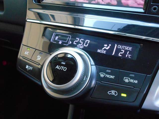 ●オートエアコン●で、風の温度や風量などを自動調整♪　温度設定するだけで、車内温度を保ちます☆