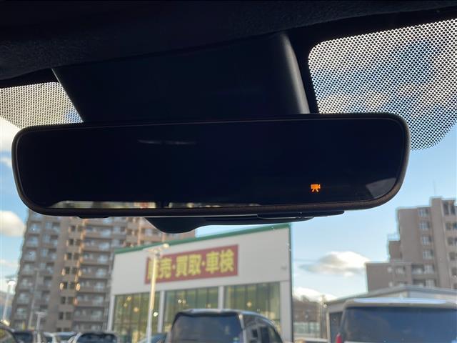 ご成約頂いたお車は全車保証付で納車後も安心！有料オプションで長期保証をお選びいただくことも可能です。