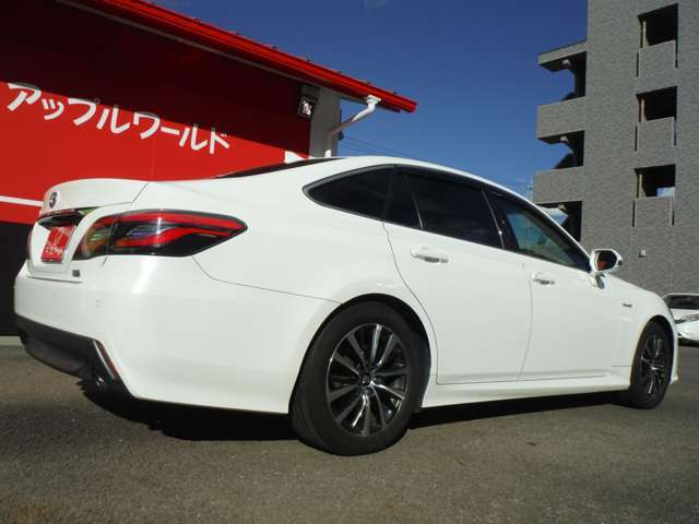 自社板金工場もございますのでお値打ちに修理しております。