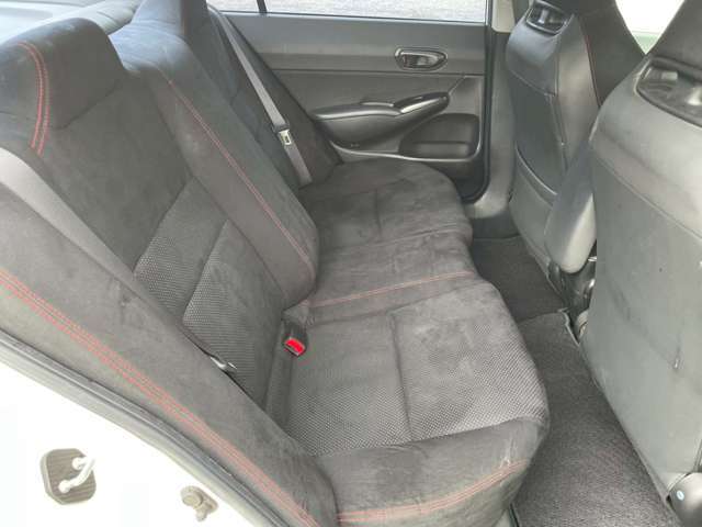 気になるお車がありましたら右の電話番号から直接お店にお問い合わせください。支払方法から車両情報、状態までなんでもご説明させて頂きます。スタッフ一同ご連絡お待ちしております。