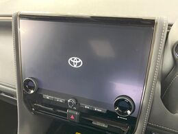 【14インチワイドナビ】高級感とインパクトのある大型ワイドナビを装備。各種オーディオ操作はもちろん、横長ワイド画面でのマップ2分割表示など、利便性も高いナビです♪
