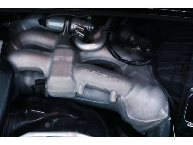 2004年スイスのポルシェディーラーにて【3.8L M64/21SN】エンジンに換装されており、エンジン換装の履歴がポルシェにて公式に記録されております！！
