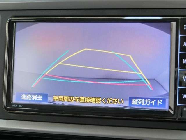 バックモニターで車庫入れも安心。