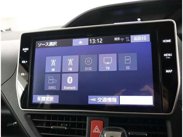 10インチ大画面ナビ搭載で、初めての道や遠出でも安心です！機種によってはTV・DVD・オーディオプレイヤー接続・ブルートゥース機能などでいろいろな使い方も出来ますよ！