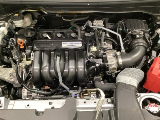 ホンダスタッフがしっかり整備して保証付きにてお渡し致します。エンジンルーム＆室内ルームともにクリーニング済みで清潔です。快適なドライブをお楽しみください。