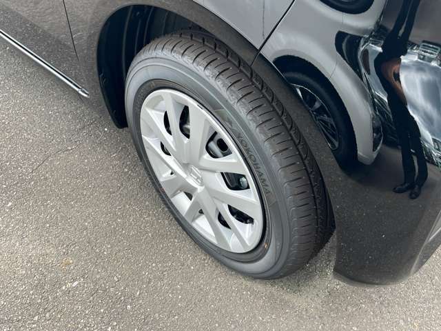 ☆お車についた傷やヘコミ、事故の修理もハヤシにお任せください。自社鈑金工場で修理ができますの安心です☆