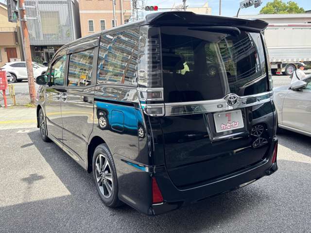 《ご納車はクリーニング＆コーティング付！》「中古車だからなぁ・・・」そんなことありません！ご納車前に必ず車内クリーニング・外装コーティングを施し、キレイな状態であなたのもとにお届けいたします！