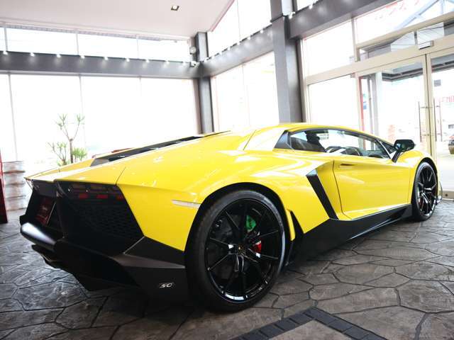 ランボルギーニ・アヴェンタドールに50周年モデル LP720-4 50