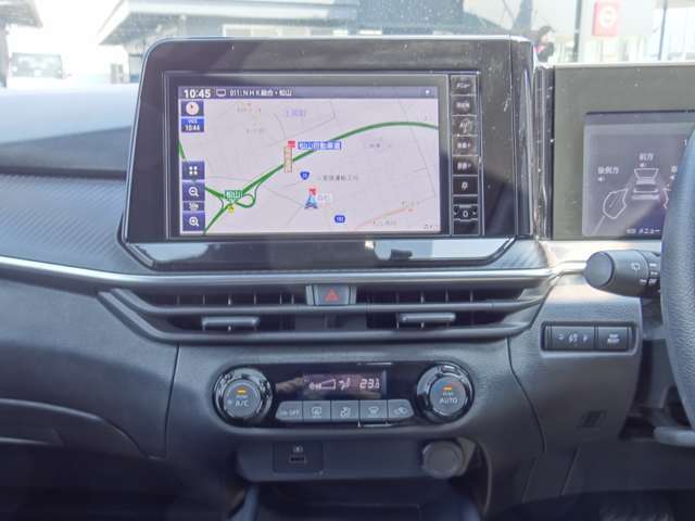 【メモリーナビ】多彩な機能が備わった純正9インチメモリーナビ！　★フルセグTV　Bluetooth接続　等