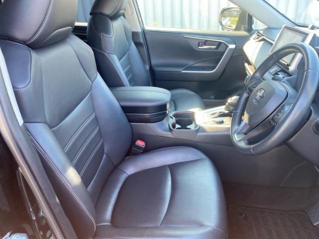 「この車の写真をもっと見たい」「状態が気になる」「この装備はついている？」どんな小さな疑問でもお気軽にお問い合わせください！