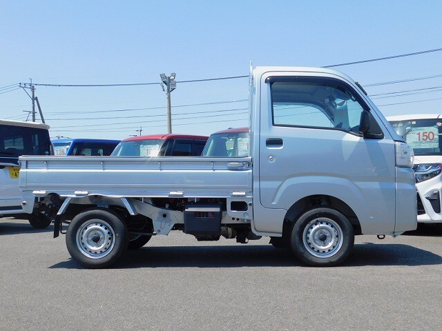 0986-45-9200軽自動車コーナー加藤まで、お問い合わせください。ご来店の際、GU様側よりご入店下さい。軽自動車、コンパクト、セダン、SUVがすぐ見れます。