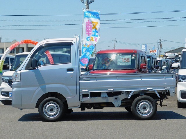 なお、業者販売(車種による)も行っておりますので、ご気軽にお問合せ、ご来店下さい。ご来店時GU様側よりご入店されますと、軽自動車がすぐ見れます。