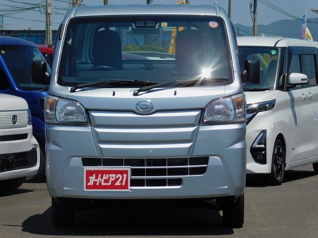 平成31年式ハイゼットトラック　AT車　2WDです。走行25400kmのお車です。