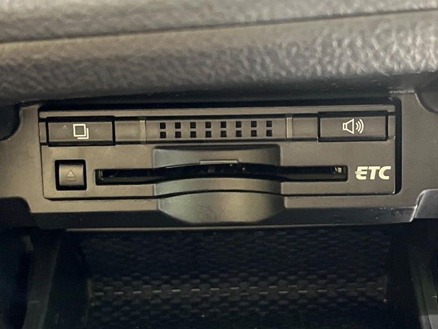 【ETC】高速道路の料金所をストレスなく通過！話題のスポットやサービスエリアに多い「スマートIC」利用時は必須のアイテムです。当店でセットアップを実施、ご納車当日からすぐにご利用いただけます！