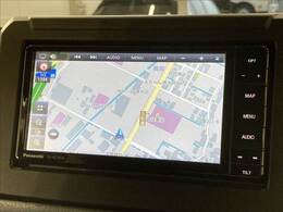 【純正ナビ】一体感のあるナビは、高級感ある車内を演出してくれます。Bluetooth再生などオーディオ機能も充実しておりますので、運転もより楽しめます♪