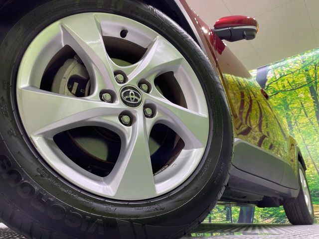 【純正17インチアルミホイール】外観にマッチした純正アルミホイールを装着しております。各種社外アルミホイールや、スタッドレスタイヤも取扱いしております。是非ご相談ください♪